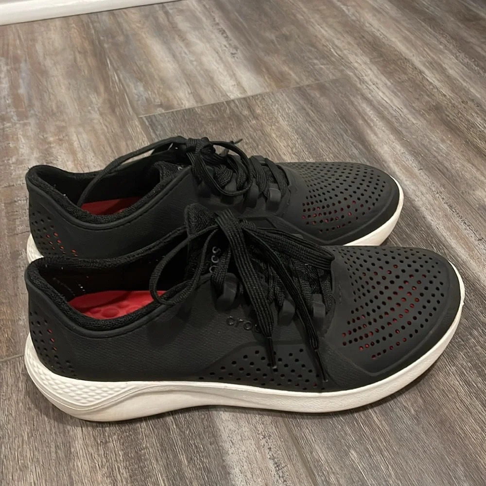 Crocs Lite Ride Pacer Sneaker - Picture 3 of 9
